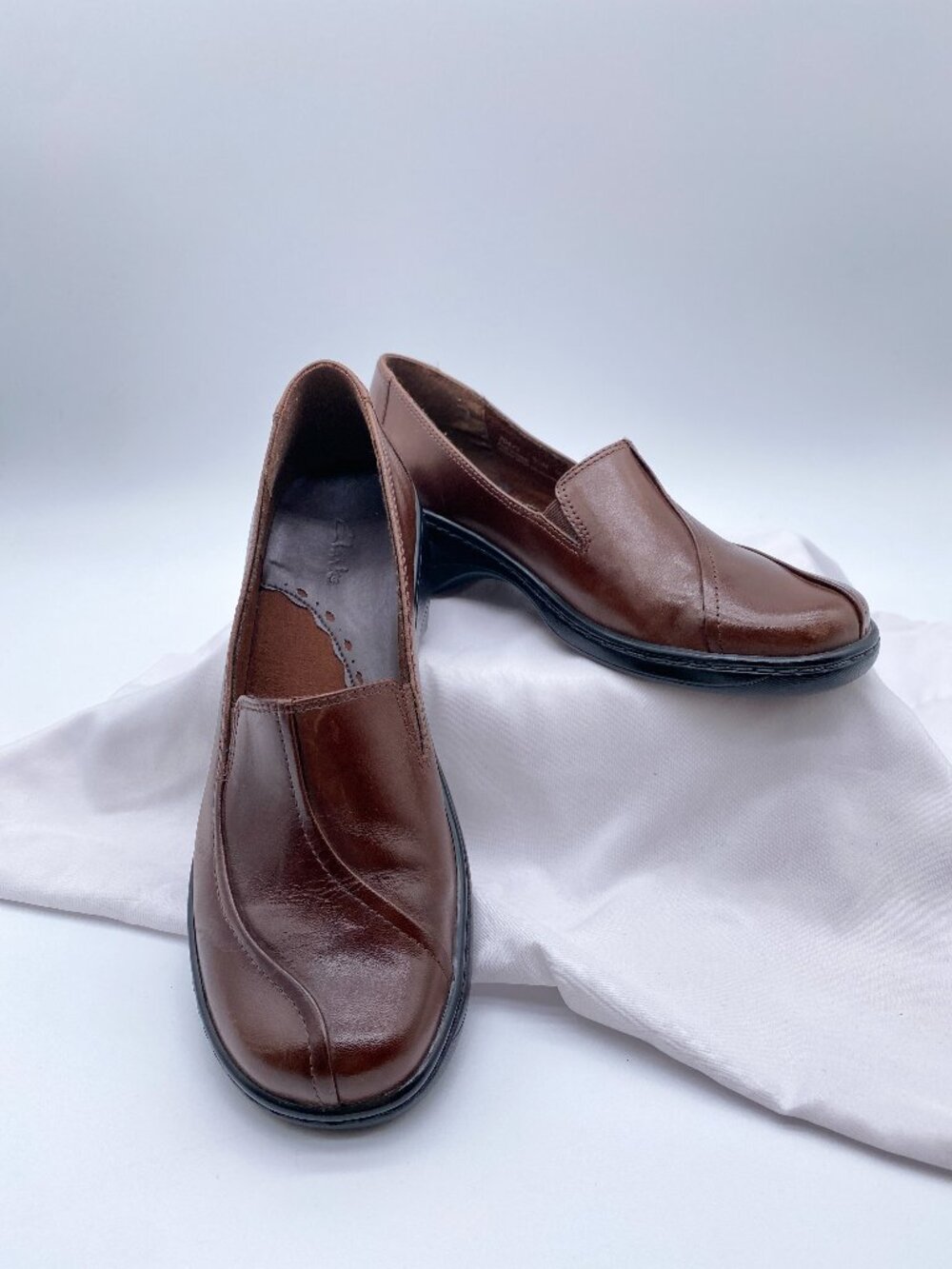 Clarks Brown Leather Slip On Comfort Wedge Loafers Shoes Size 8.5M